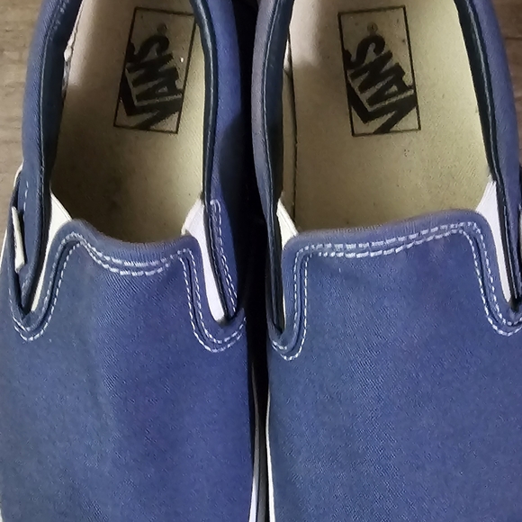 Vans - Picture 2 of 4